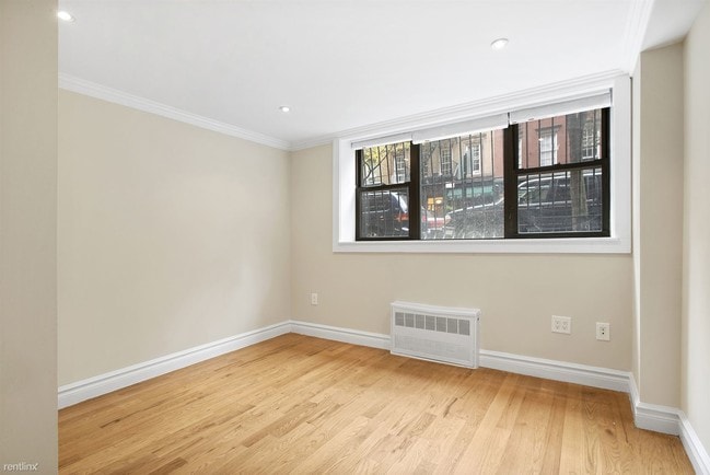 Building Photo - 344 E 85th St
