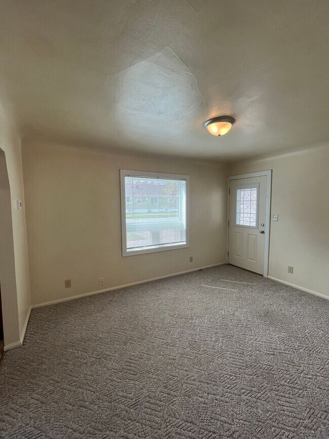 Foto del edificio - Centrally Located 1 Bedroom House