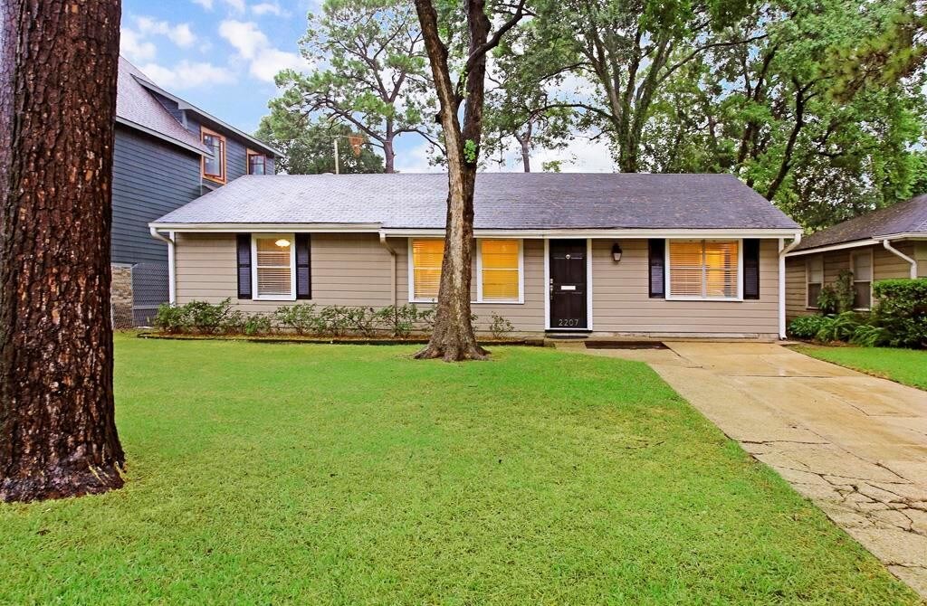 Primary Photo - 2207 Althea Dr