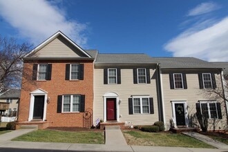 Building Photo - 3069 Taylor Springs Rd