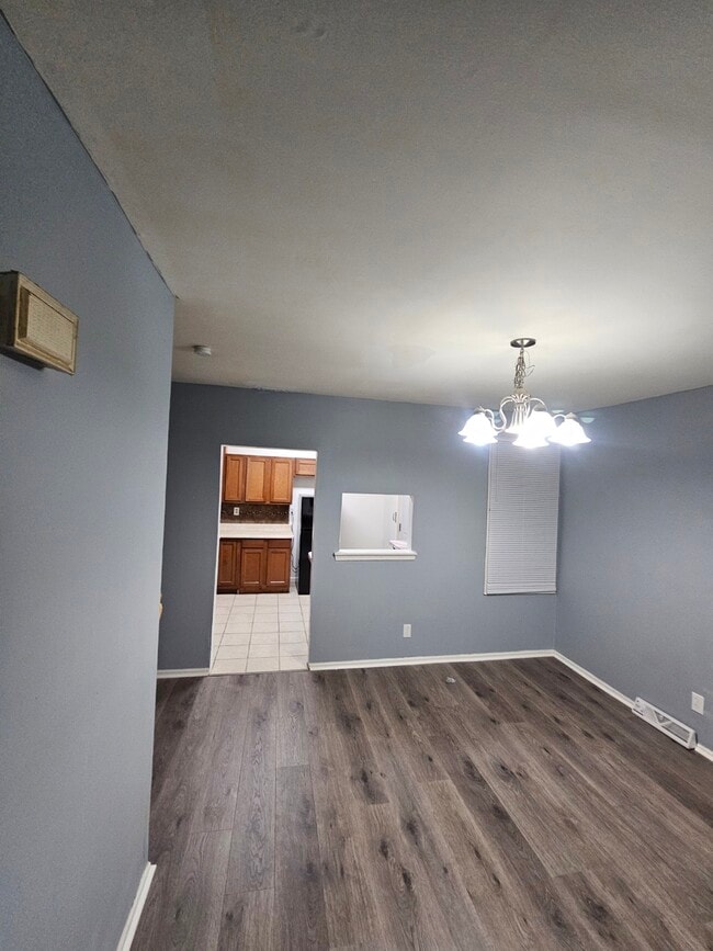 Comedor - 1122 N Lombard St