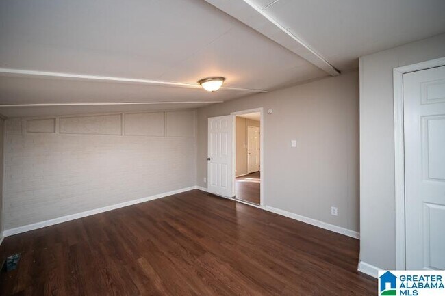 Building Photo - 442 Murphys Ln