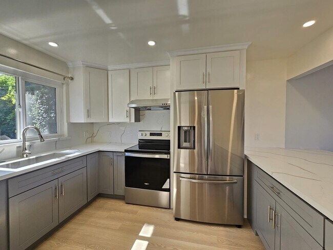 Building Photo - 2055 Aldengate Way