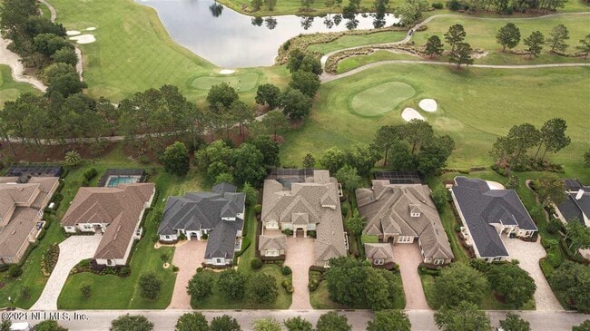 Building Photo - 2456 Den St