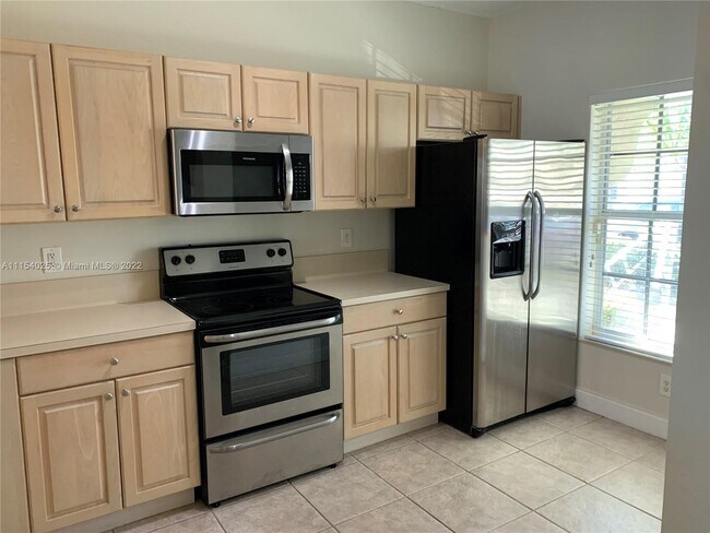 Foto del edificio - 707 SW 122nd Ave  707 Pembroke Pines Fl 33025