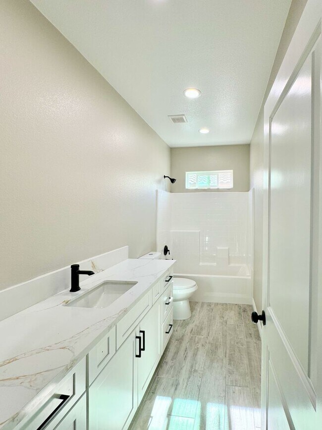 Building Photo - Newly constructed single-family house 3 be...