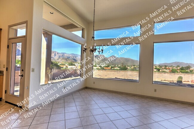 Foto del edificio - 5032 N Valley Shadows Pl