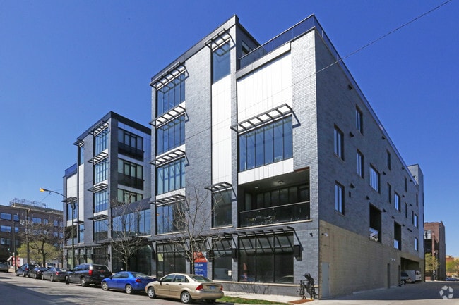 Building Photo - Loomis Townhomes South