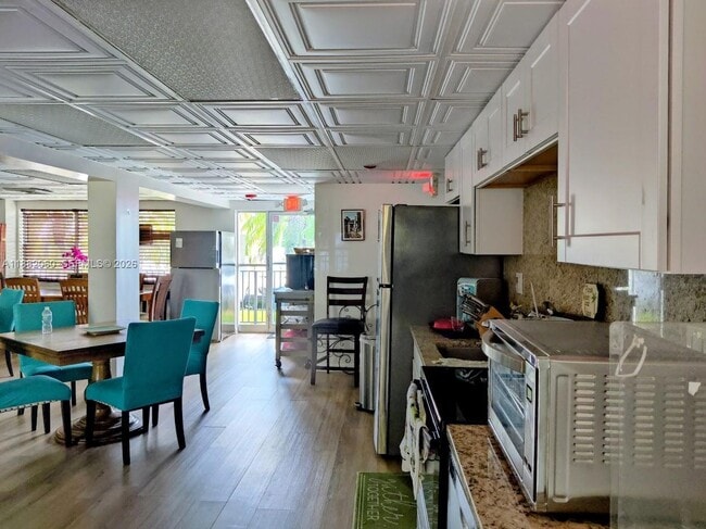 Building Photo - 4117 Bougainvilla Dr