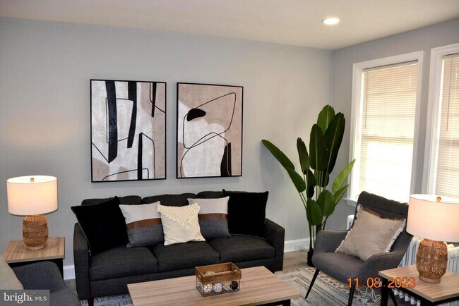 Foto del edificio - 323 Drew St