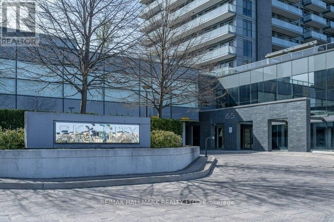 Photo du bâtiment - 65 Oneida Crescent