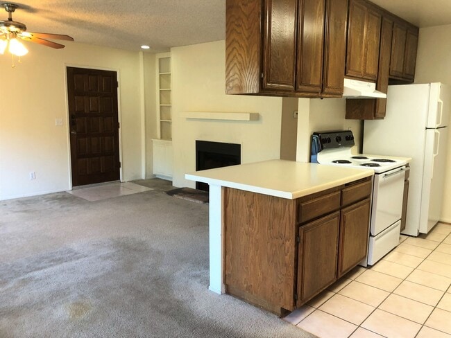 Building Photo - *** Move in Special*** Beautiful Condo in quiet community in Collwood Meadows