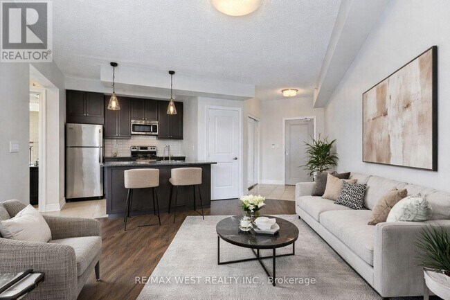 Photo du bâtiment - 2396 Major MacKenzie Dr W