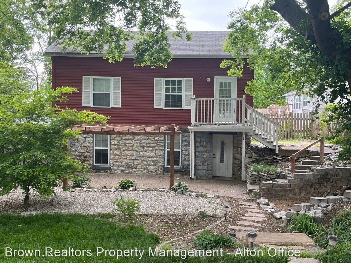 2 br, 1 bath House 710 House Rental in Alton, IL