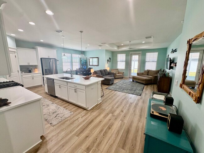 Foto del edificio - 454 Locksley Dr