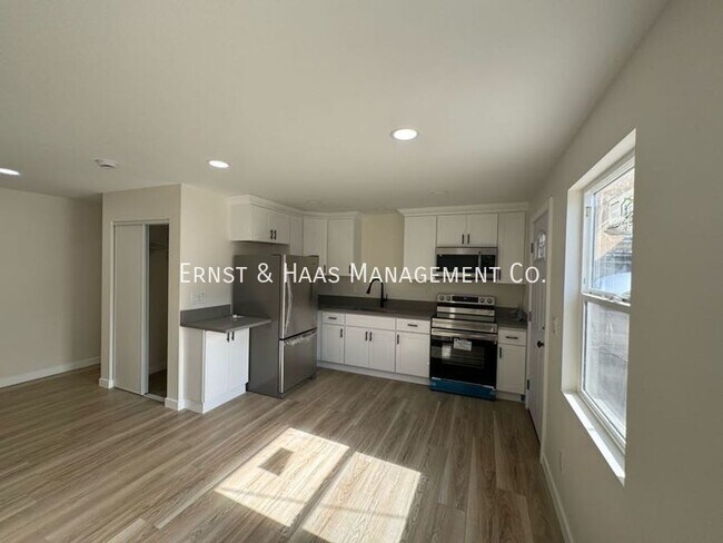Building Photo - Charming 1 Studio Apartment in the Heart o...