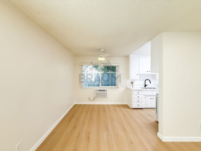 Foto del edificio - 6336 Tujunga Ave