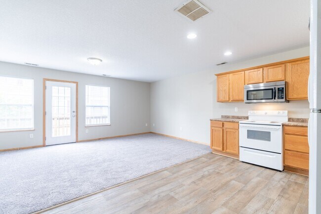 Foto del edificio - 2 Bedroom 2 Bathroom Town House - Exterior...