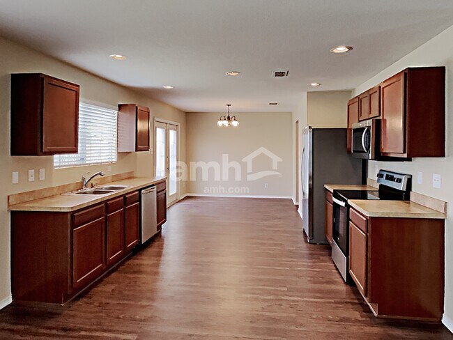 Building Photo - 148 Hinge Chase