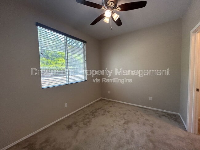 Building Photo - 609 Savi Dr