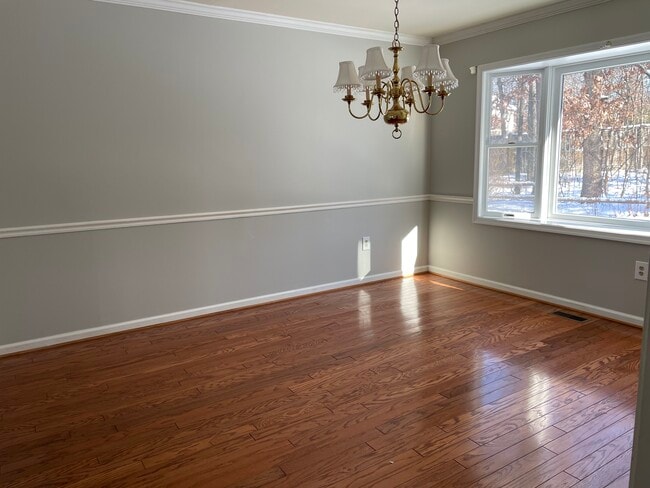 Foto del edificio - 908 Broad Oaks Dr