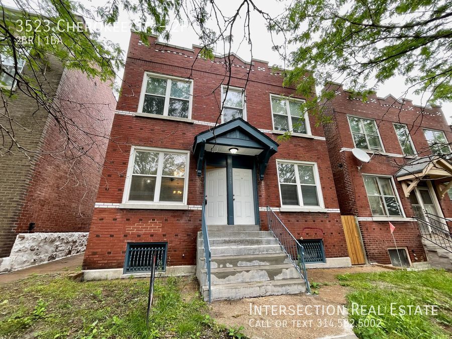 Primary Photo - Updated Tower Grove East Apartment Steps f...