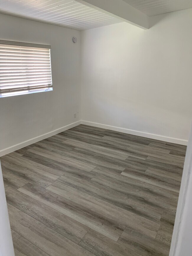 Foto del edificio - 2351 Warwick Ave