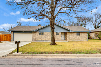 Building Photo - 2011 Meadow Brook Dr