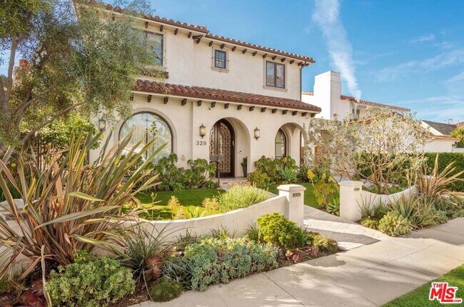 Building Photo - 329 Canon Dr