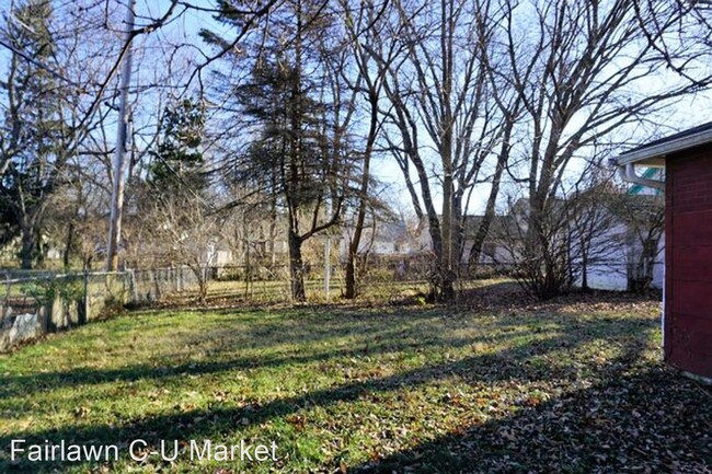 Building Photo - 2 br, 1.5 bath House - 808 W. Hill