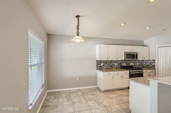 Foto del edificio - 3 br, 2 bath House - 30433 Tremont Drive UNIT