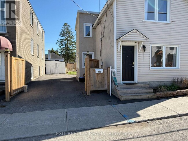 Building Photo - 292 Richelieu Ave