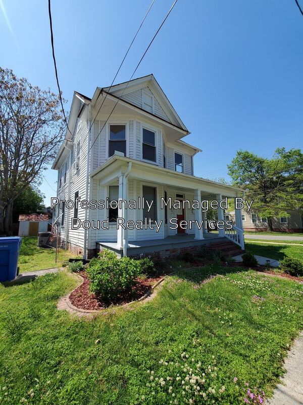 Building Photo - 1202 Stewart St