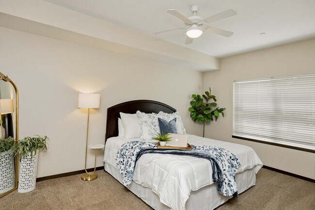 Foto del edificio - Sierra Pointe Apartments