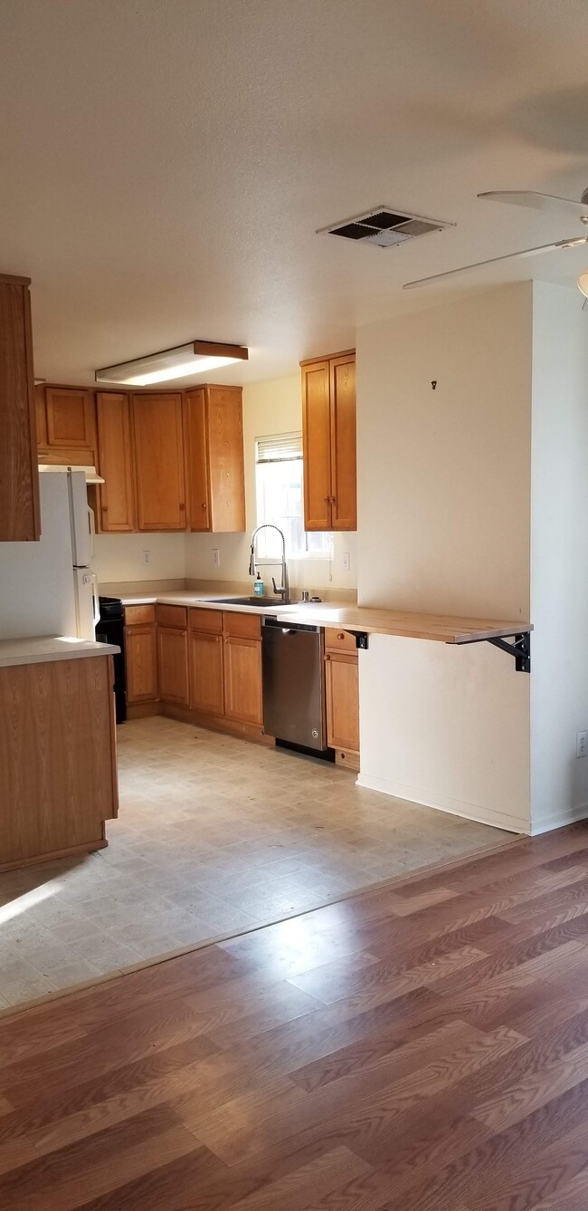 Building Photo - 501 San Benito Ave