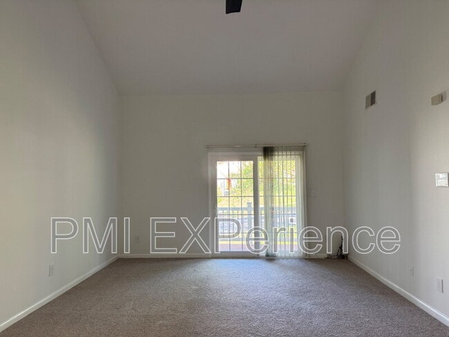 Building Photo - 1023 Spring Valley Ct