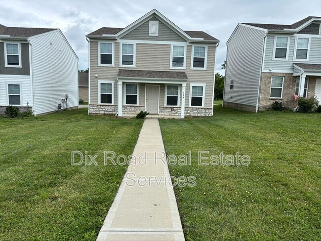Building Photo - 424 W Kemper Rd