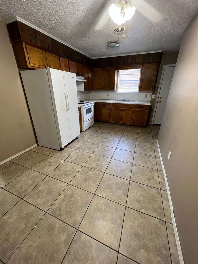 Building Photo - 806-820 Alta Vista
