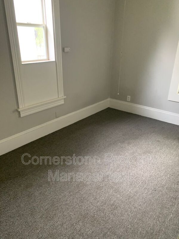 Building Photo - 1326 3rd Ave S