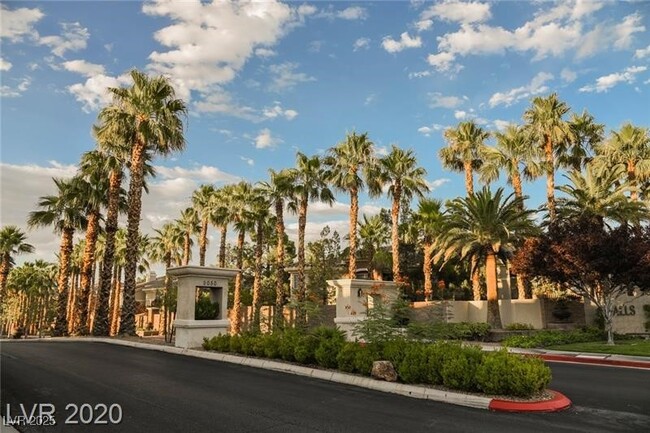 Foto del edificio - 9050 W Warm Springs Rd