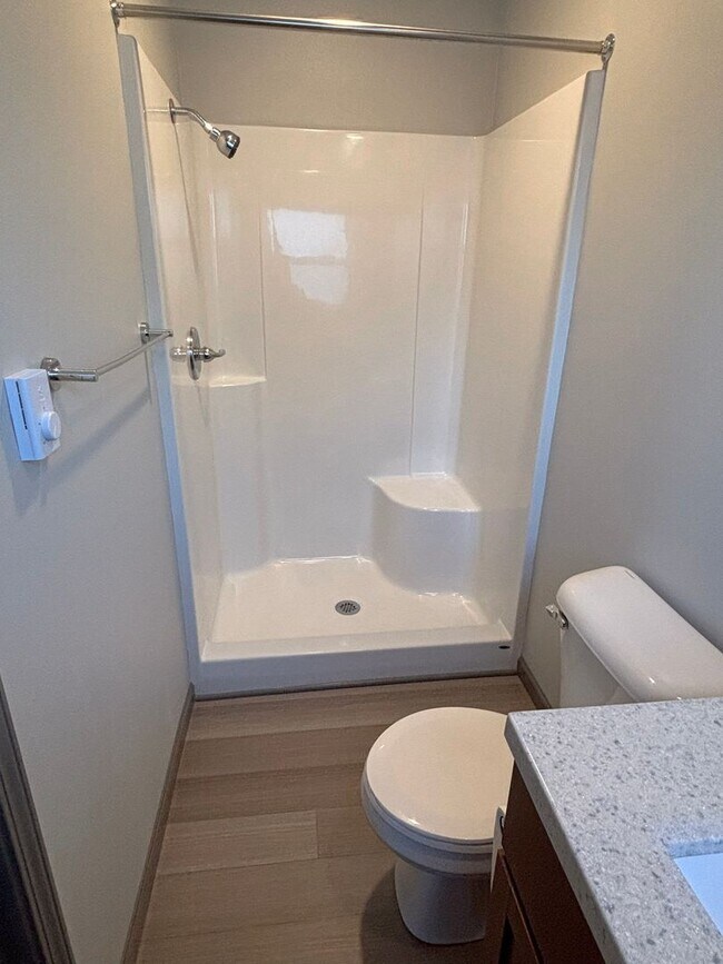 Foto del edificio - Duplex: Fully Remodeled 2024 Now Available