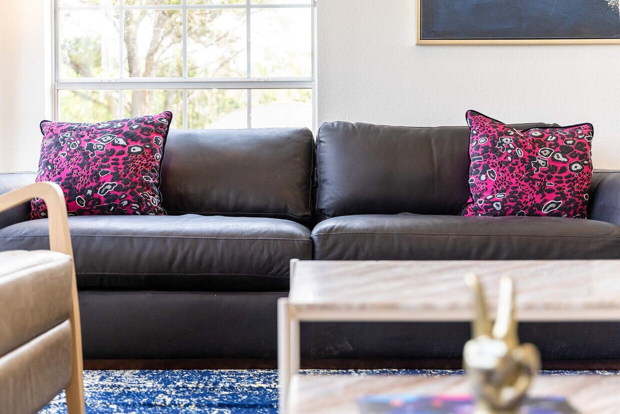 Foto principal - 8902 Feather Hill Rd