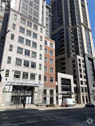 Building Photo - 150 Main St W