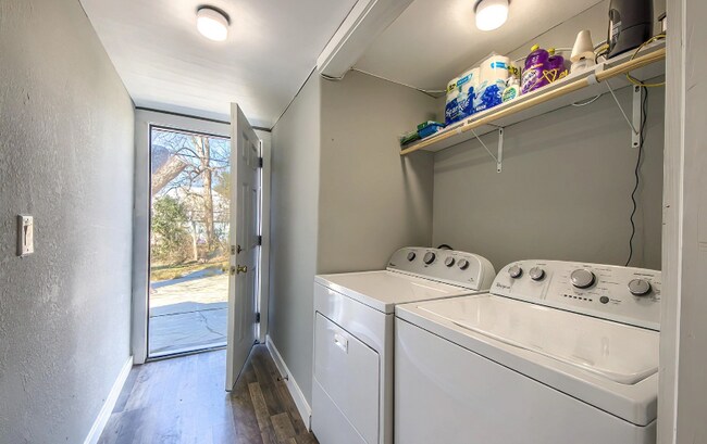 Foto del edificio - 427 E Southcross