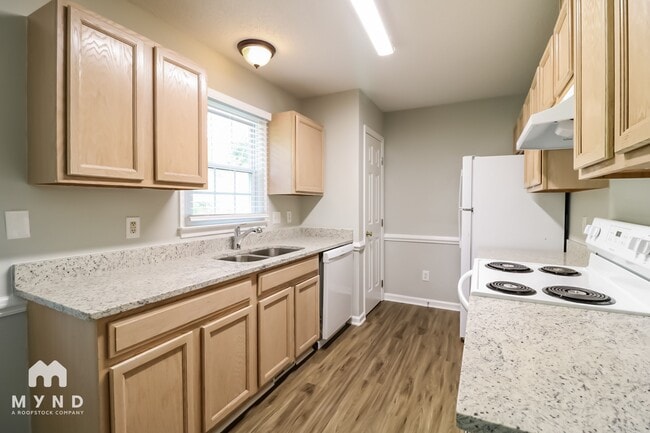 Building Photo - 1084 Holly Pointe Dr