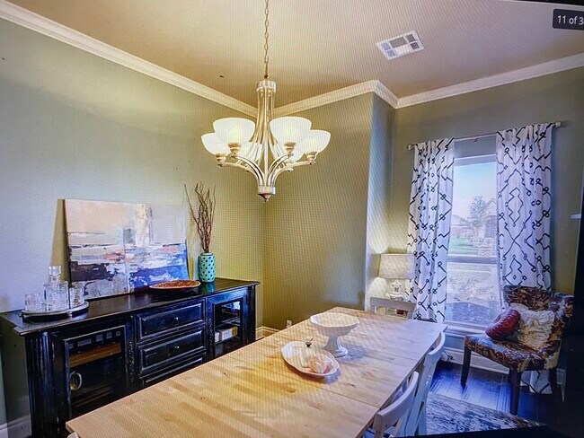 Foto del edificio - 19225 Blossom Ct