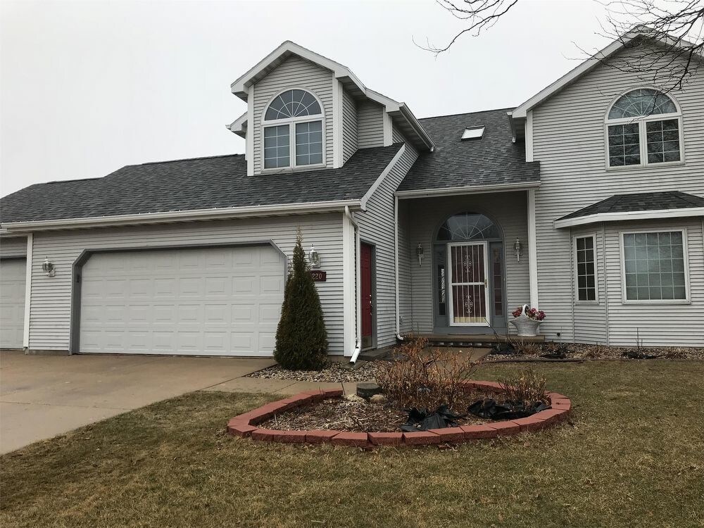 Primary Photo - 1220 West Deerwood Court