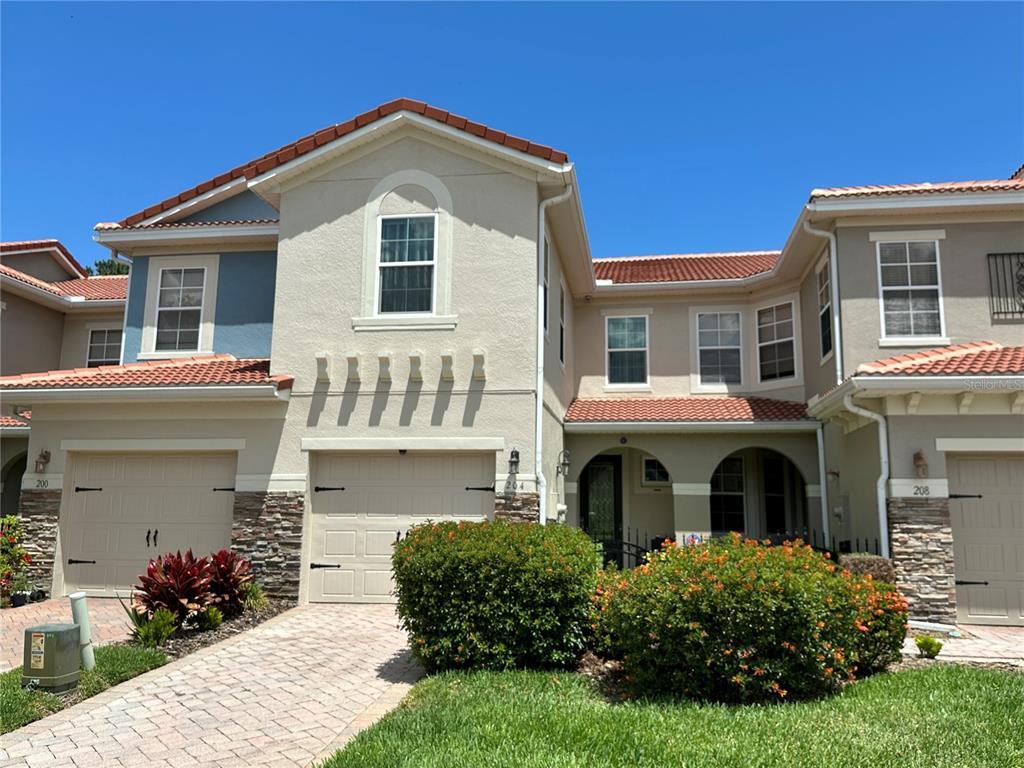 Foto principal - 204 Canterbury Bell Dr
