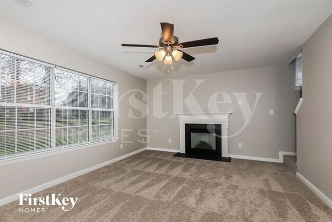 Building Photo - 1021 Barbee Farm Dr