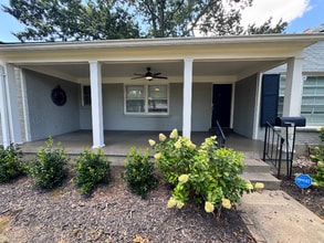Building Photo - 410 Kaelin Dr